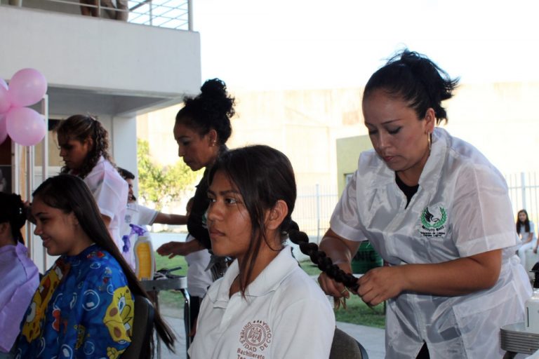 Realizan donación masiva de cabello en el campus San Pedrito