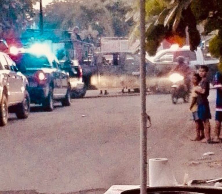 Ejecutan a dos, en la colonia Palma Real de Tecomán