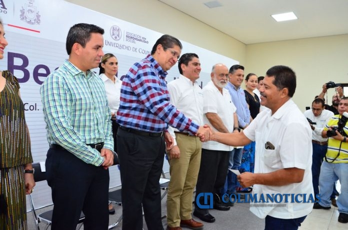 Entrega de Becas de Movilidad_b