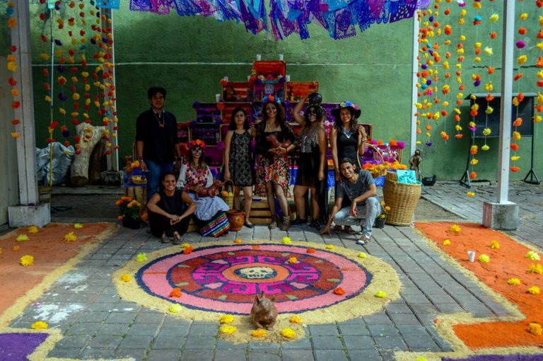 Unen talentos escuelas del IUBA para hablar sobre la muerte en El Cóbano
