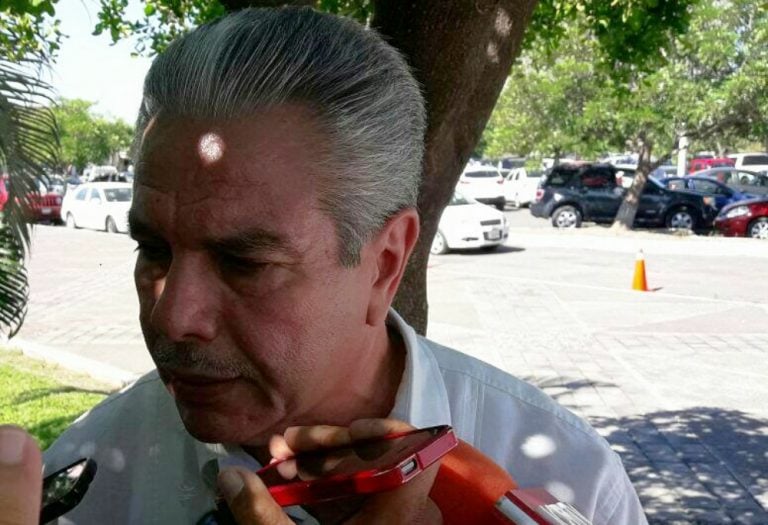 Más de 700 trabajadores de la educación esperan plaza definitiva: Flores Merlo