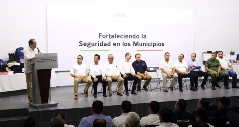 Entrega Gobierno del Estado 232 uniformes y equipamiento a la Dirección General de Tránsito Municipal y Seguridad Ciudadana del Ayto. de Colima