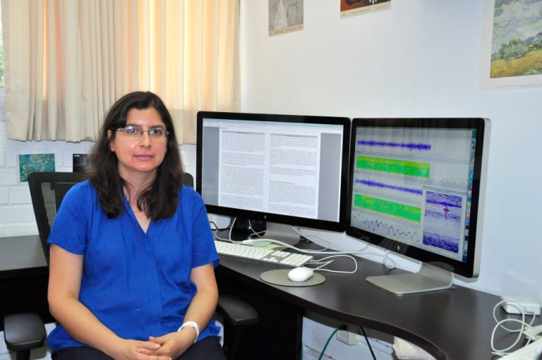 Dan 1.5 mdp a proyecto sobre monitoreo volcánico de investigadora de la UdeC