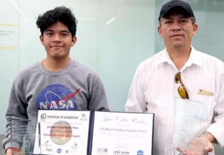 Joven mexicano gana segundo lugar en concurso de la NASA