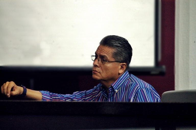 Liderazgo de Nicolás Contreras en el congreso pende de un hilo