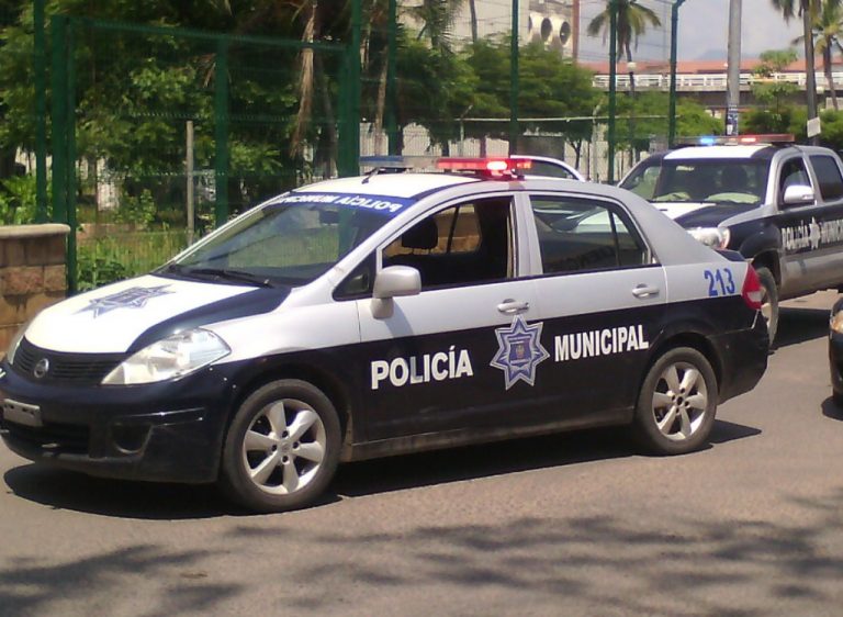 El tener un pie enyesado, no fue impedimento para que se metiera a robar y lo atraparan