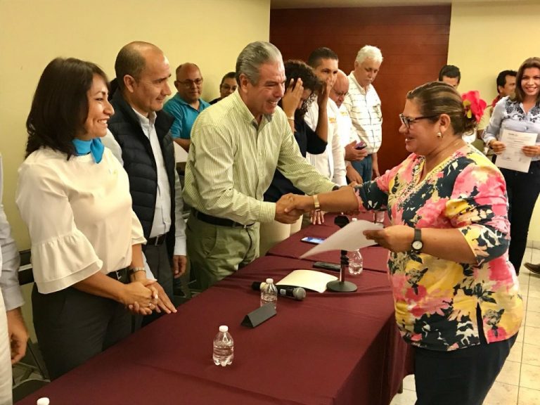Reciben nombramientos definitivos 101 directivos y supervisores: SE