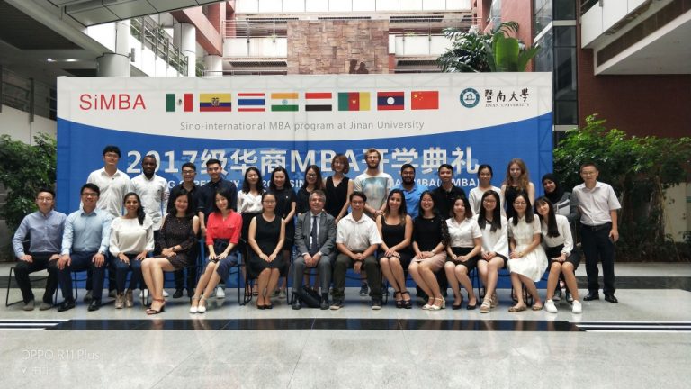 Egresada de la UdeC gana beca para estudiar maestría en China