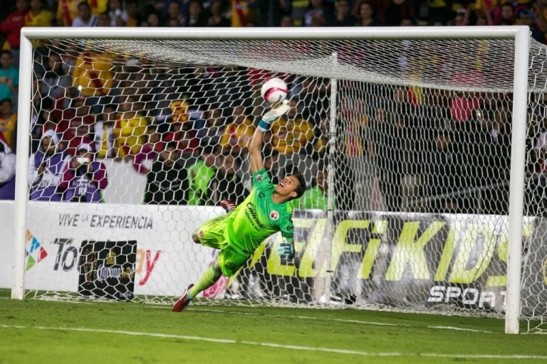 Podría regresar Toño Rodríguez a Chivas, pero estaría en el banquillo