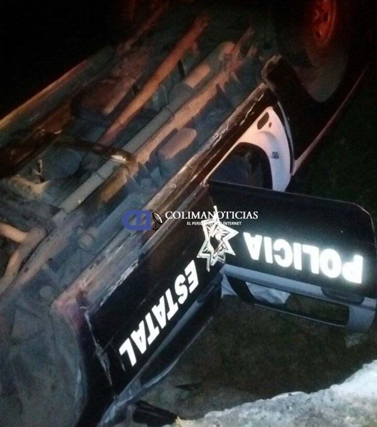 Vuelca patrulla tras persecución en Manzanillo