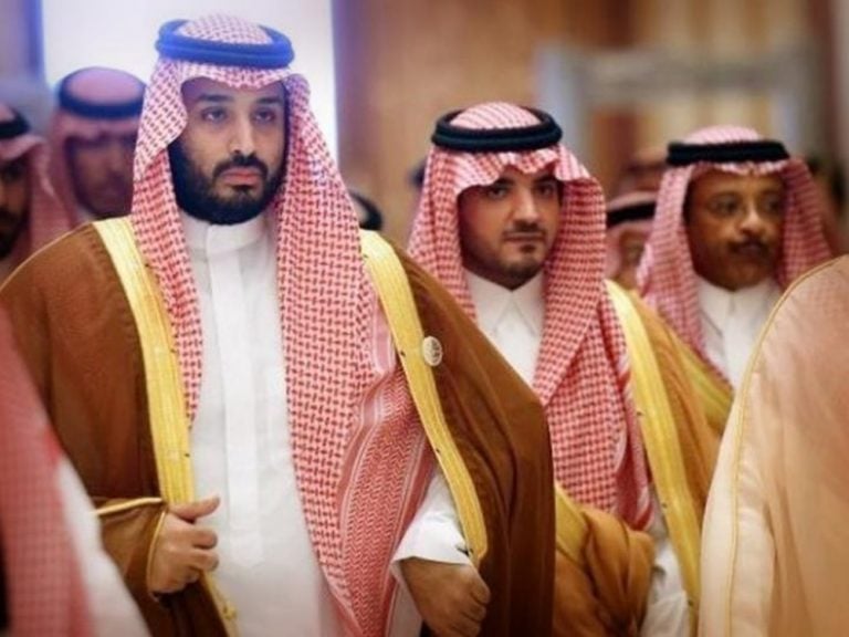 Autoridades de Arabia Saudita detienen a príncipes acusados de corrupción