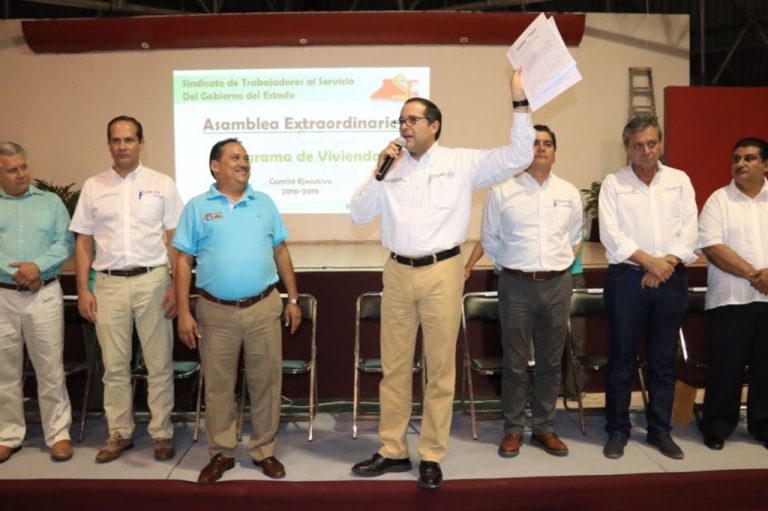 “La reforma a pensiones dejará beneficios para muchos años”; dice Gobernador a burócratas