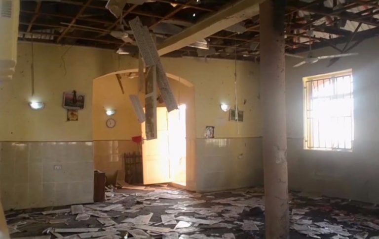 Al menos 50 muertos deja atentado en mezquita de Nigeria