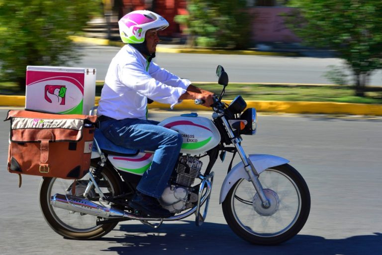 12 de noviembre Día del Cartero