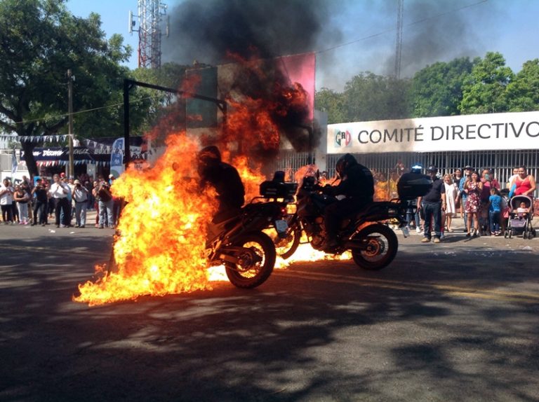 Colorido desfile del 20 de Noviembre  