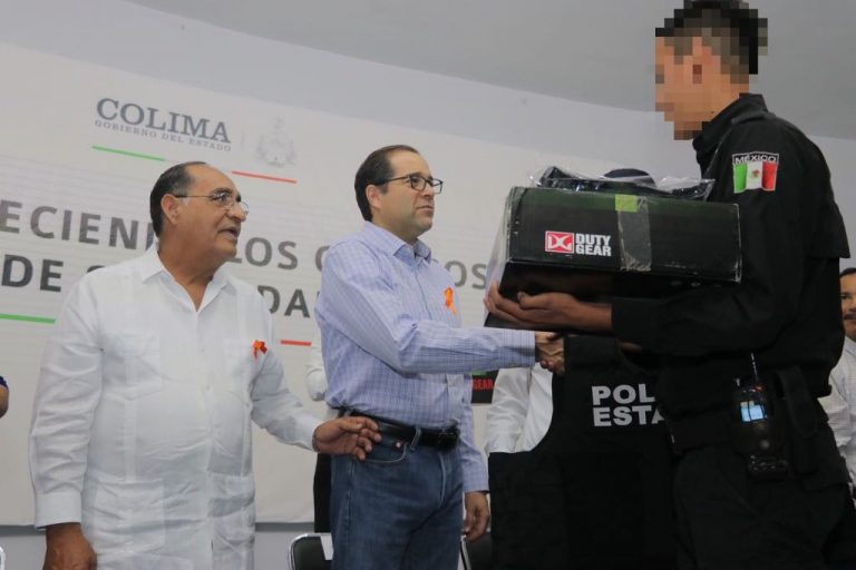 Con una inversión cercana a los 6.5 mdp; Entrega JIPS uniformes y equipamiento táctico a policías