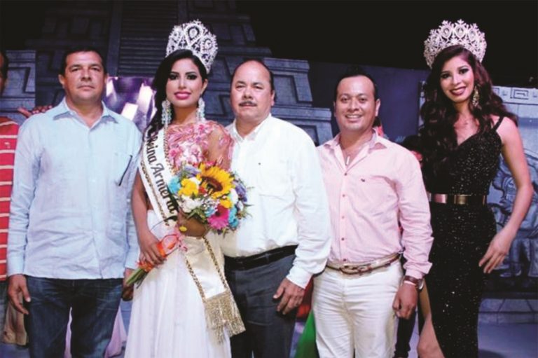 Eva Mendoza resulta electa Reina de la Feria Armería 2017