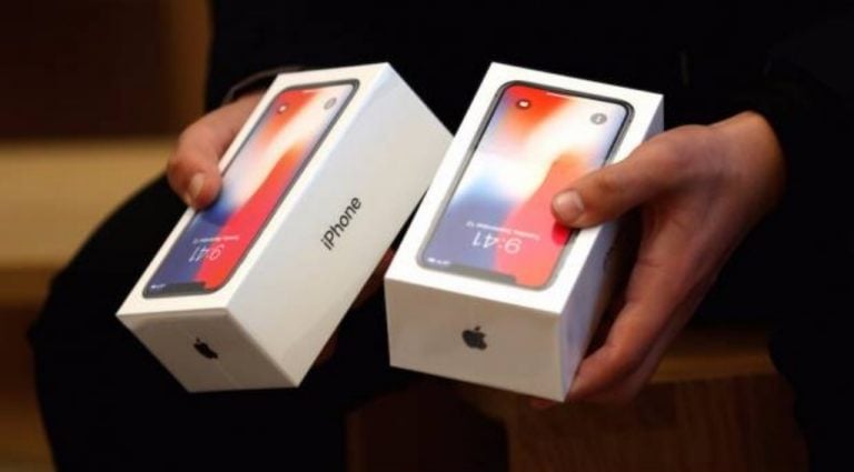 Roban 300 iPhone X de un camión de entregas