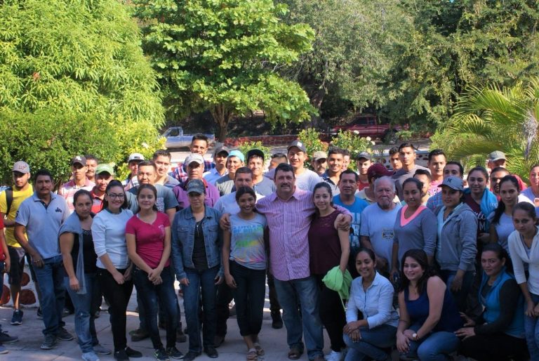 Jardín de la comunidad de Jiliotupa es rehabilitado por jóvenes del CAD