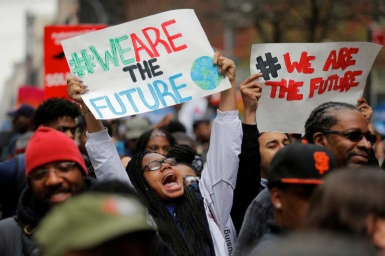 Estudio revela que a los millennials les irá peor que a sus padres
