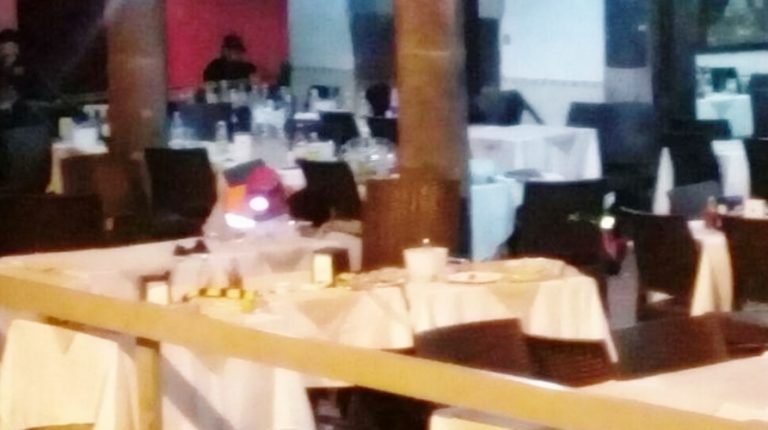 Reportan un muerto y un herido en restaurante de Comala