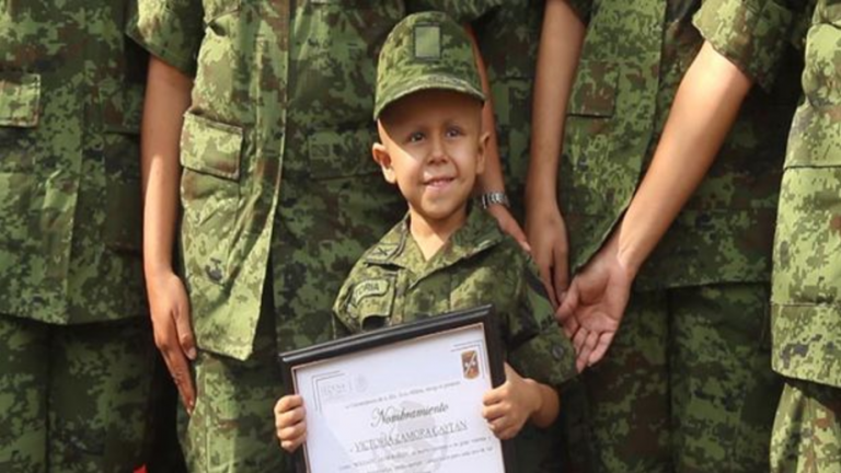 Niña soldado pide ayuda a colimenses para curarse del cáncer