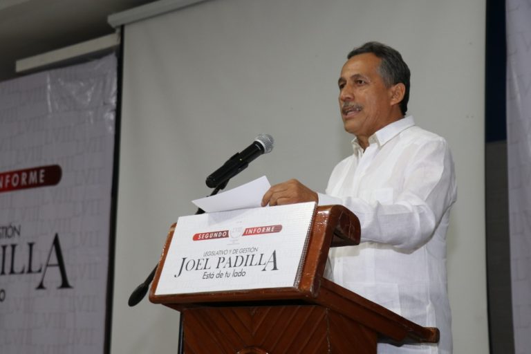 Padilla Peña gestionará licenciaturas en Tecomán