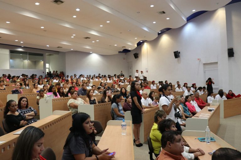 Gestionará Padilla a favor de la educación en Manzanillo