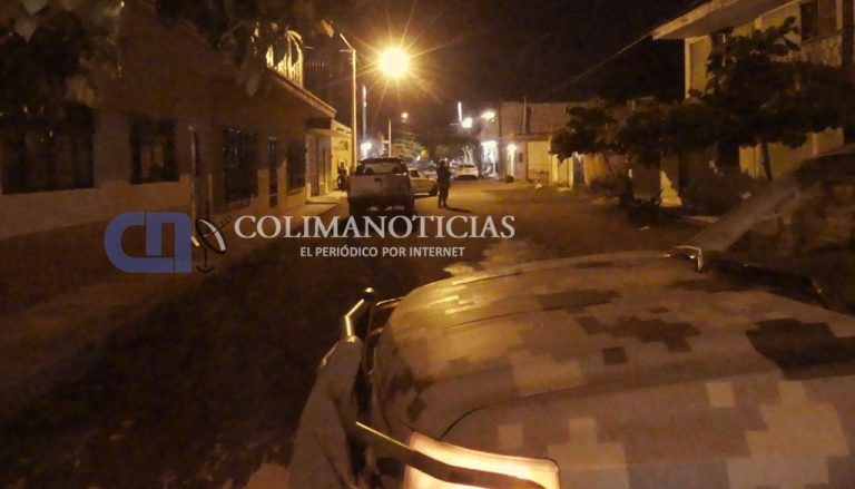Autoridades ‘revientan’ 3 casas en la colonia Centro de Tecomán: detienen a 4 sujetos armados