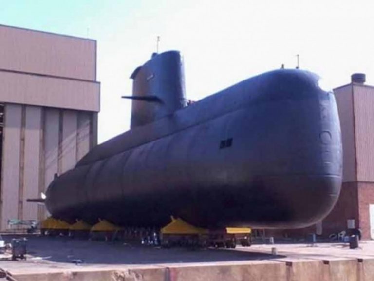 Buscan submarino argentino; desapareció en el mar con 44 tripulantes
