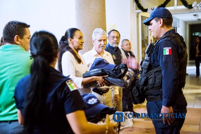 Entrega de Uniformes Manzanillo