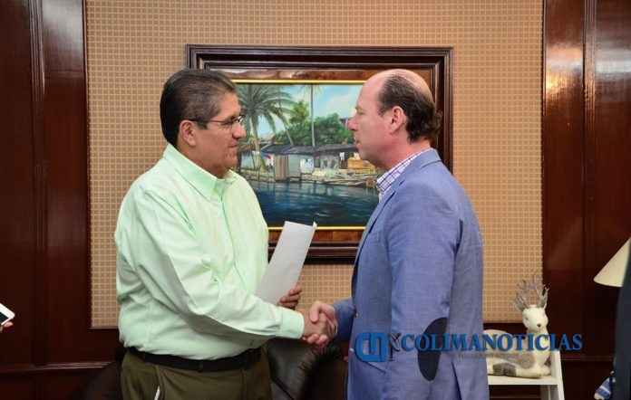 Rector recibe a funcionarios de Santander