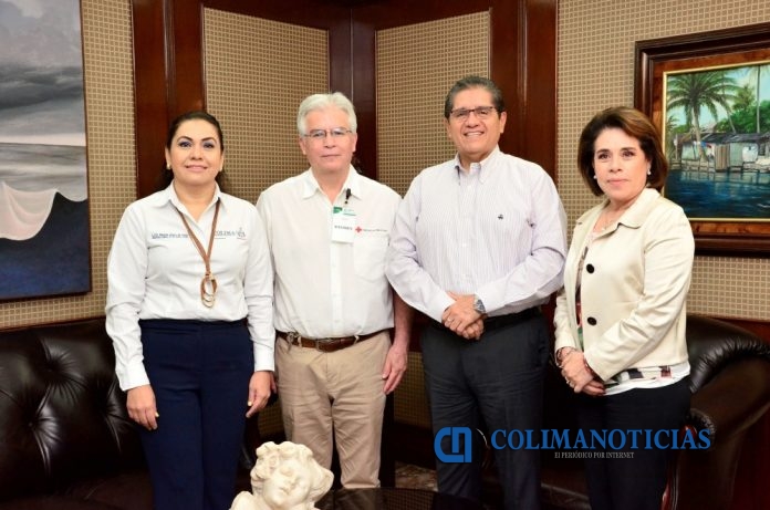 Directora del DIF Estatal y Delegado de la Cruz Roja visitan al rector