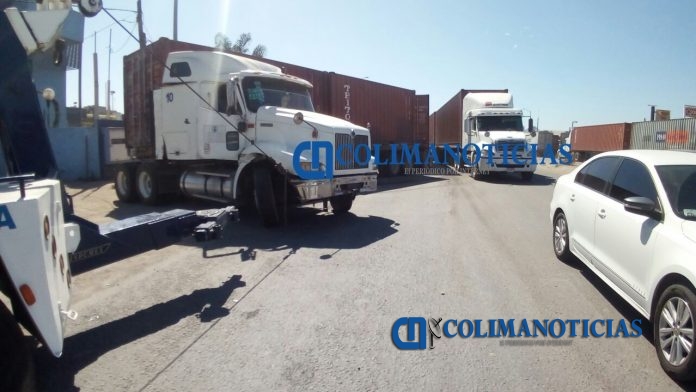 Otro fuerte choque en Manzanillo deja cuantiosos daños