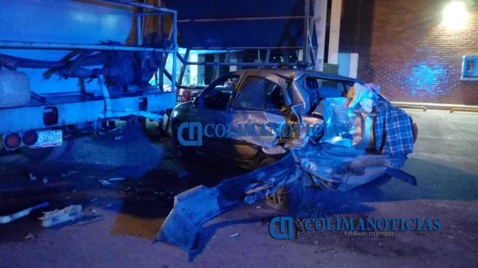 Provoca fuerte choque y huye a toda velocidad