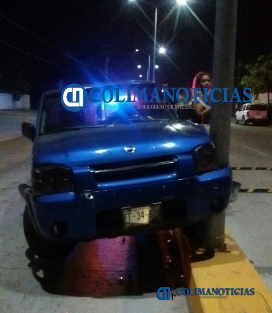 Se impacta contra poste de acero en Manzanillo | Colima Noticias
