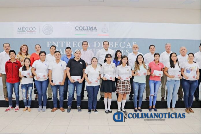 Jips Entrega Becas