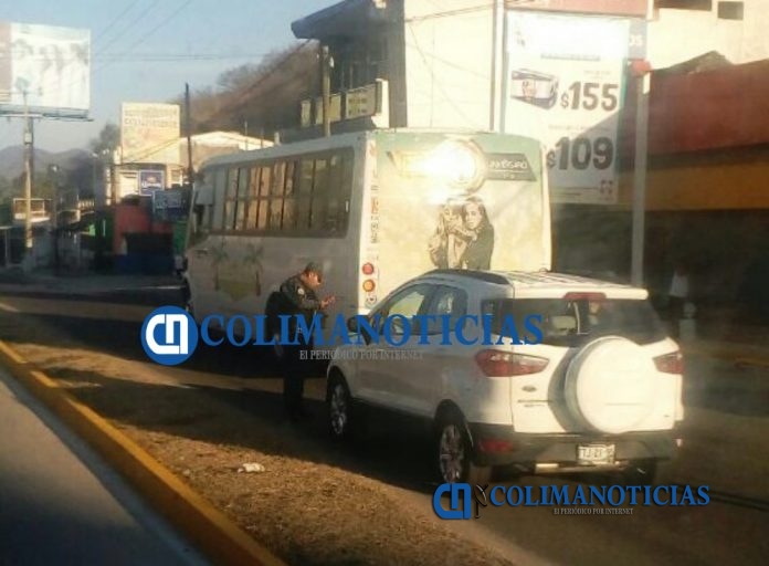 Choque por alcance en el boulevard costero Miguel de la Madrid