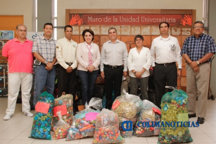 Donan taparroscas a voluntariado de la UdeC_a