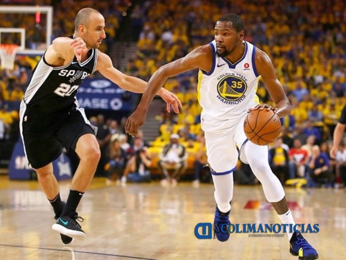 Warriors triunfan ante los Spurs