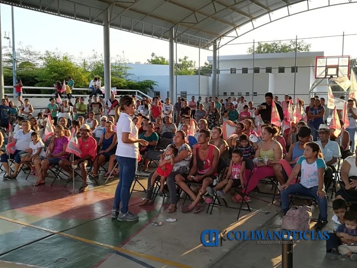 Adriana Mesina pide a los tecomenses elegir bien a sus propios gobernantes
