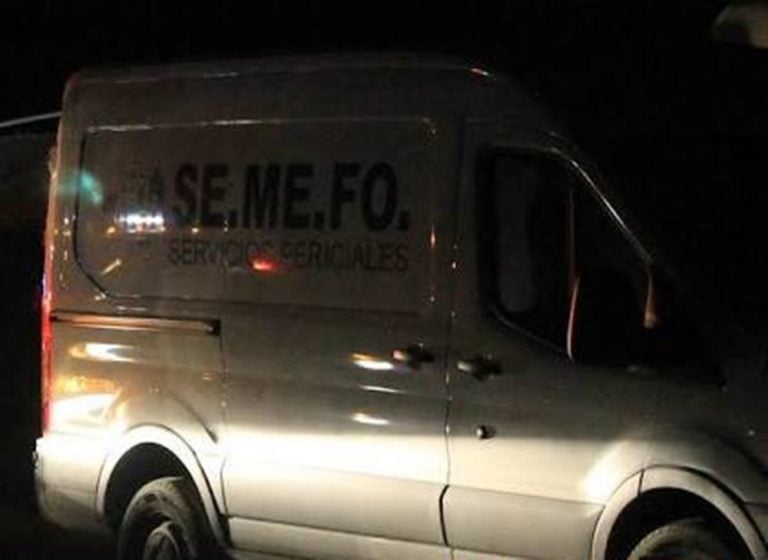 Arrojan un cuerpo ejecutado y embolsado rumbo a Piscila en Colima