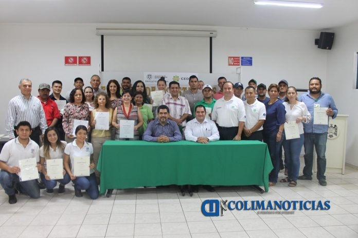 Capacitan a estudiantes universitarios en primeros auxilios