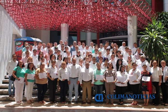 Entregan estímulos por antigüedad a trabajadores sindicalizados de Gobierno del Estado