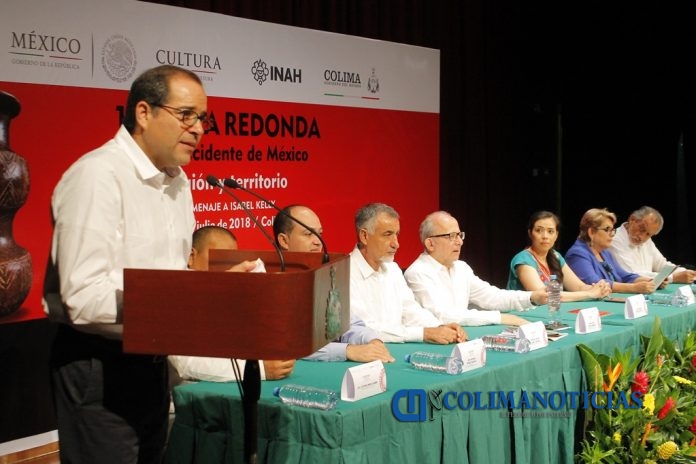 Reúne Colima a antropólogos e historiadores