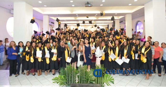 Ceremonia de egreso en Trabajo Social