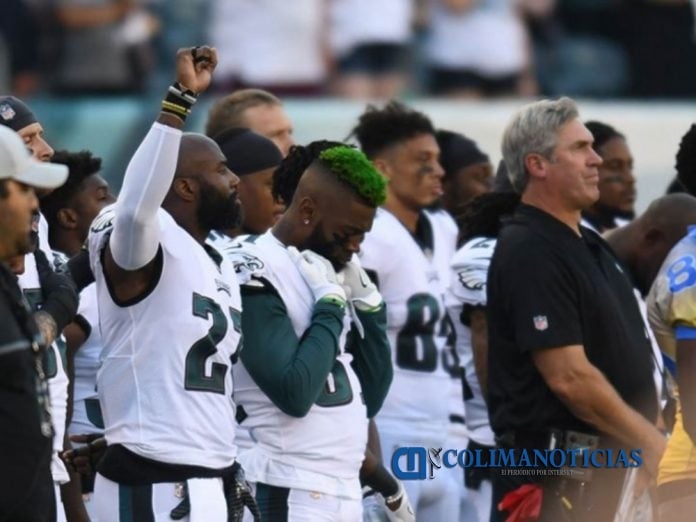 Jugadores de la NFL, se manifiestan contra Trump