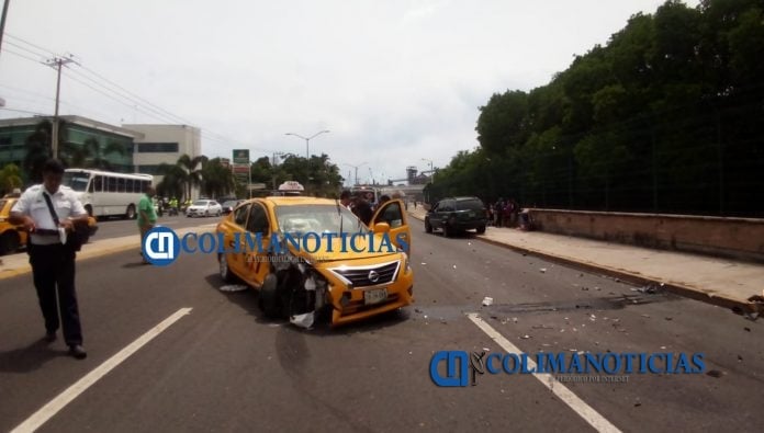 Tres heridos tras brutal impacto en el boulevard costero Miguel de la Madrid, en Manzanillo4