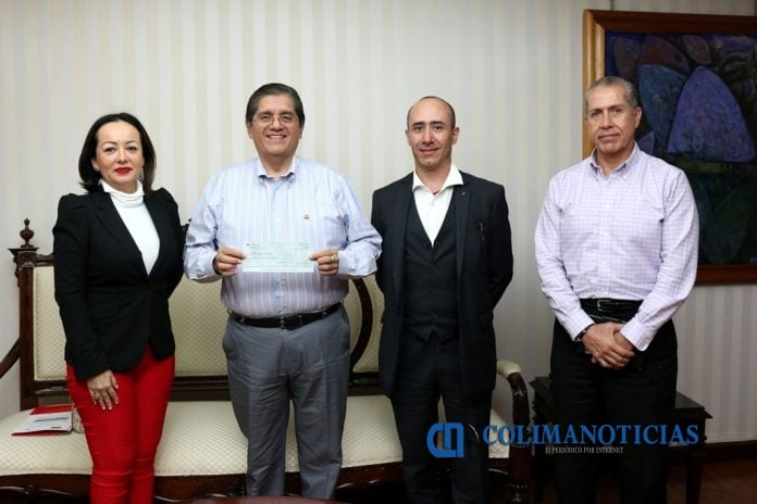 Visitan al Rector funcionarios de Santander