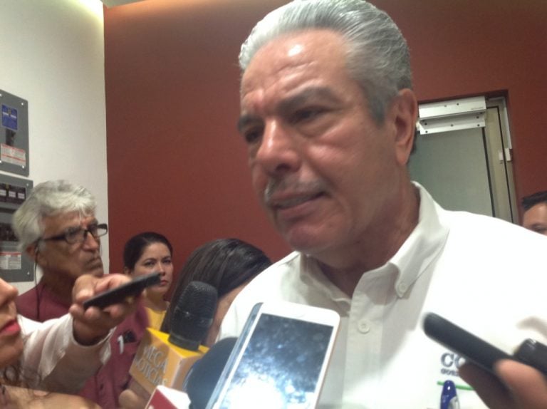 No hay suspensión de clases por falta de agua en Armería: Flores